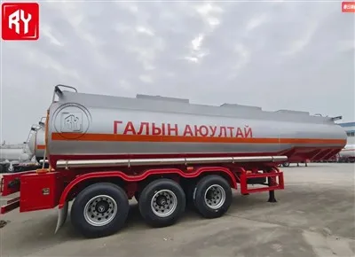 Tovornjak za olje 3 osi Carcon Steel 32000L Polpriklopnik za olje za prevoz goriva